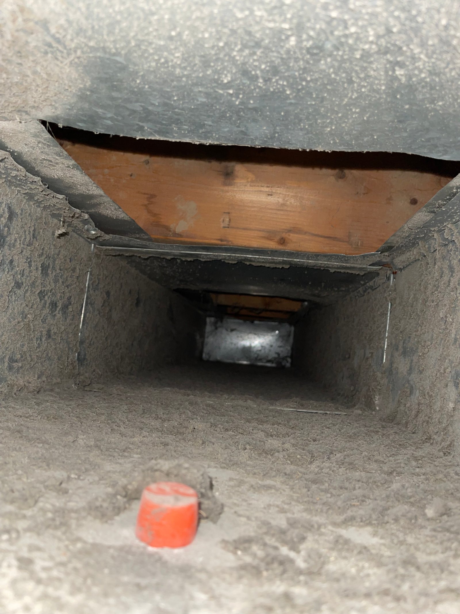 Air duct before professional cleaning